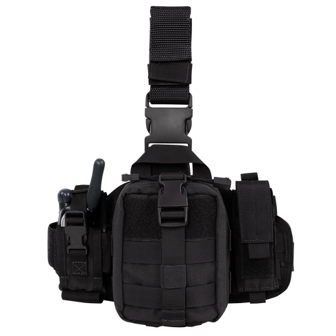 The Condor EMT Leg Rig features adjustable straps, a front pouch, side compartments, and a visible radio antenna slot—making it ideal for bushcraft adventures or use at the shooting range.