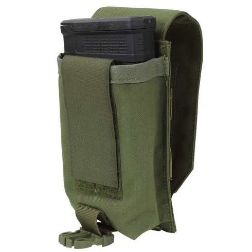 The Condor Universal Rifle Mag Pouch in MultiCam Black securely holds a rifle magazine with a hook-and-loop flap, ideal for EDC or bushcraft.