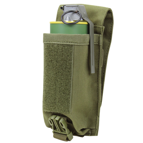 The Condor Universal Rifle Mag Pouch in MultiCam Black securely stores your magazines, featuring a Velcro flap—ideal for bushcraft or shooting range use.