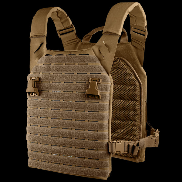 The Condor Elite LCS Vanquish Plate Carrier by Condor features adjustable shoulder straps, mesh padding, and laser-cut MOLLE panels for modular attachmentsāperfect for first responders or versatile range EDC setups.
