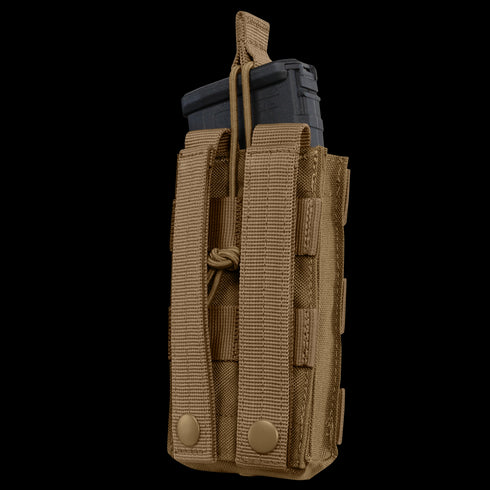 The Condor Single M4/M16 Open-Top Mag Pouch securely holds a black rifle magazine in its tan pouch, using an adjustable bungee cord for retention.