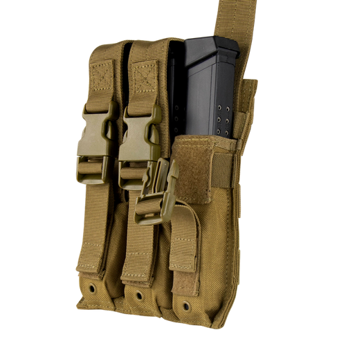 The Condor Triple MP5 Mag Pouch in Scorpion OCP features three compartments with two plastic buckle closures, ideal for military or law enforcement, and fits one black magazine in the rightmost pocket.