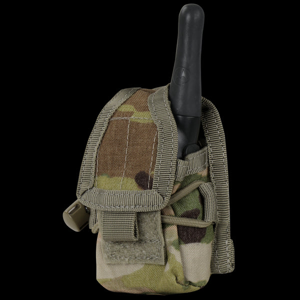 A Condor HHR Pouch in Scorpion OCP holds a black handheld radio with its antenna protruding.