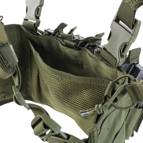 Close-up of the Condor Recon Chest Rig in MultiCam Black, featuring mesh internal pockets, adjustable straps, and clip fastenings—perfect for EDC or bushcraft.