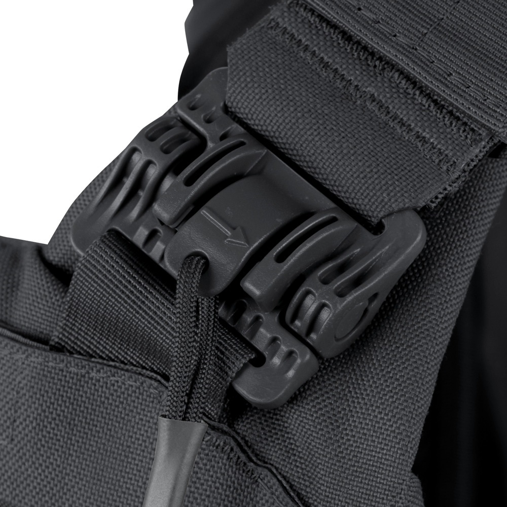 Close-up of the Condor Vanquish RS Plate Carrier’s black plastic buckle fastened on a strap with rugged fabric and cord, designed for military or first responder EDC needs.