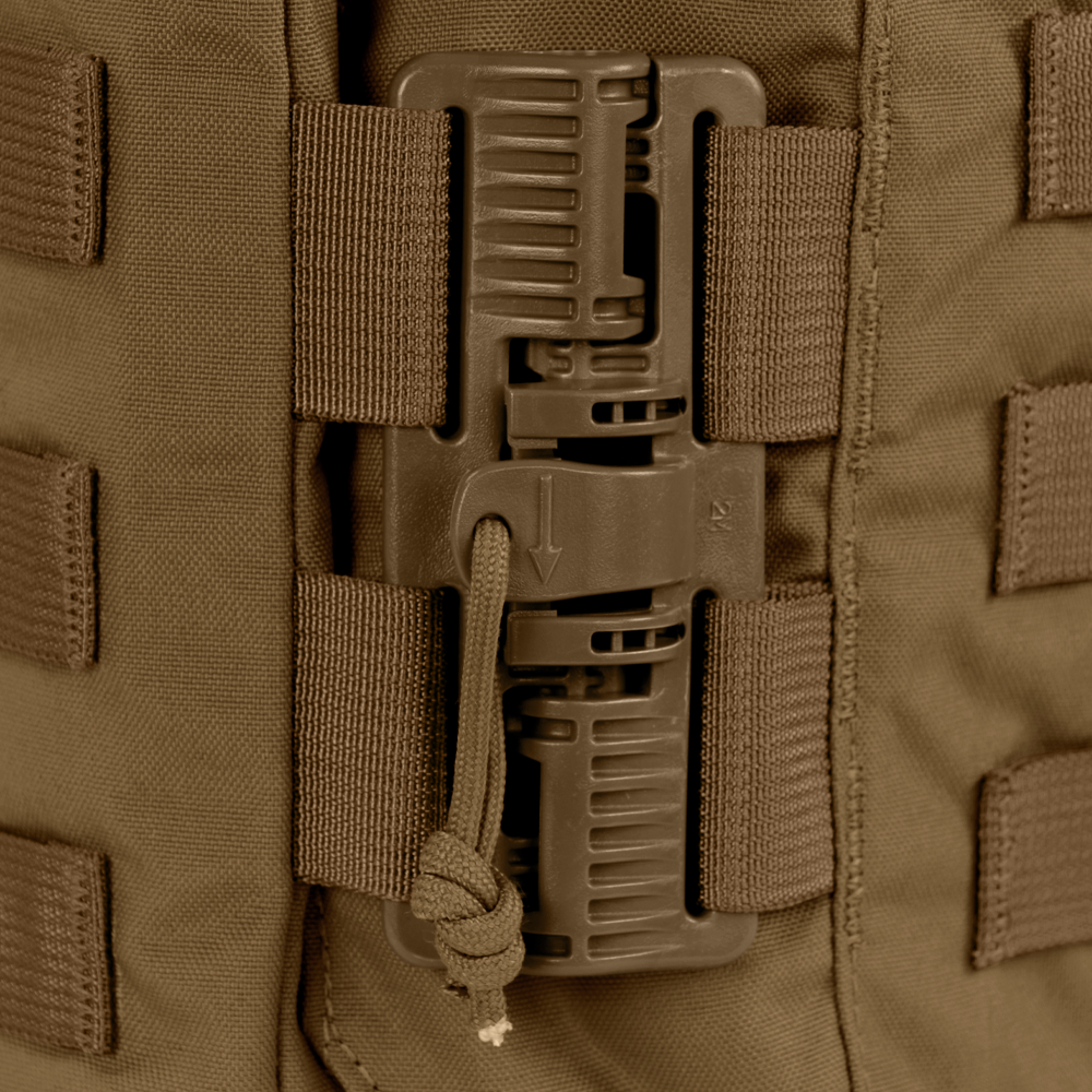 Close-up of a brown quick-release buckle on the Condor Cyclone RS Plate Carrier, featuring nylon straps and MOLLE webbing—ideal for bushcraft or EDC.